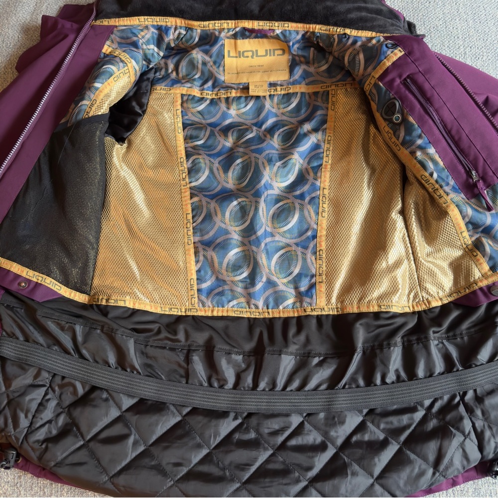 Liquid Canada Activewear  Ski Jacket XS - Picture 11 of 15